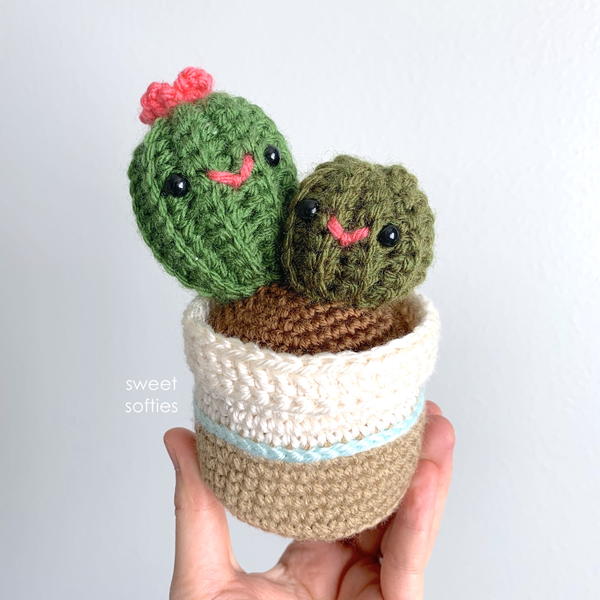 Mommy And Baby Mothers Day Cactus Plant Amigurumi Mommy And Baby Mother's Day Cactus Plant Amigurumi