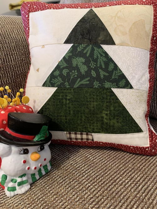 Rustic Christmas Tree Mini Pillow or Mug Rug Rustic Christmas Tree Mini Pillow or Mug Rug