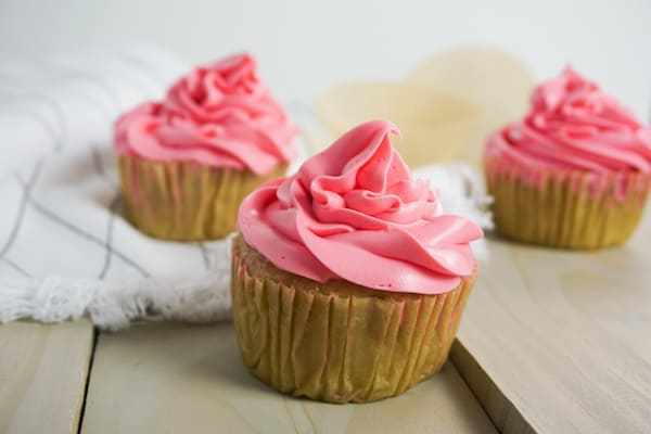 Boozy Strawberry Cupcakes Boozy Strawberry Cupcakes