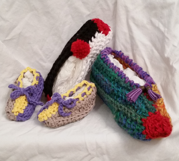 Image shows the quick crochet slippers in various sizes and colors.