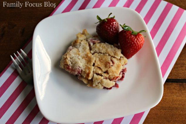 Easy Strawberry Dump Cake Easy Strawberry Dump Cake