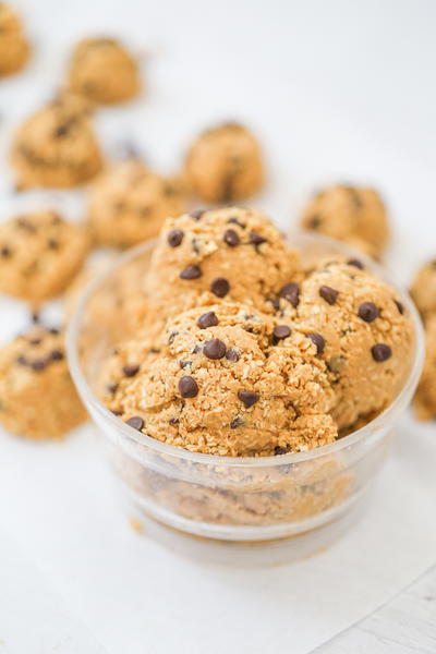 Healthy Chocolate Chip Cookie Dough Balls Gf Option Healthy Chocolate Chip Cookie Dough Balls – Gf Option