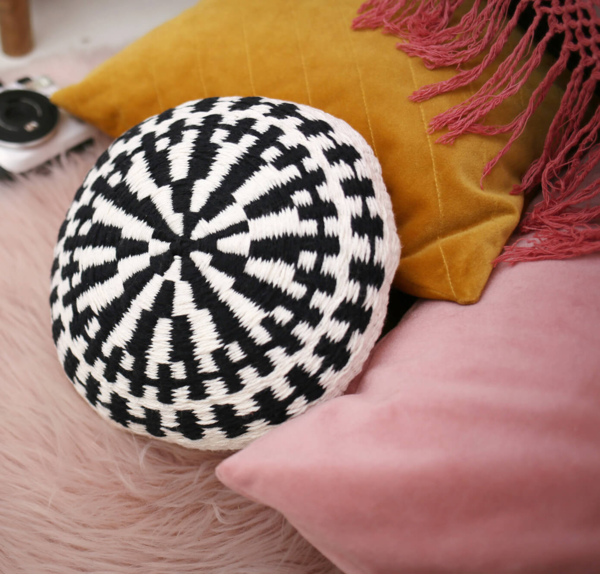 Two Color Woven Pillow Pattern Two Color Woven Pillow Pattern