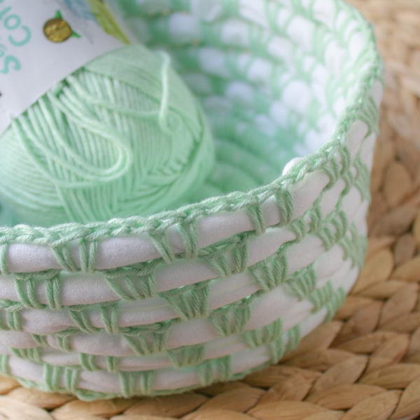 Recycle T-shirt Crochet Basket Recycle T-shirt Crochet Basket