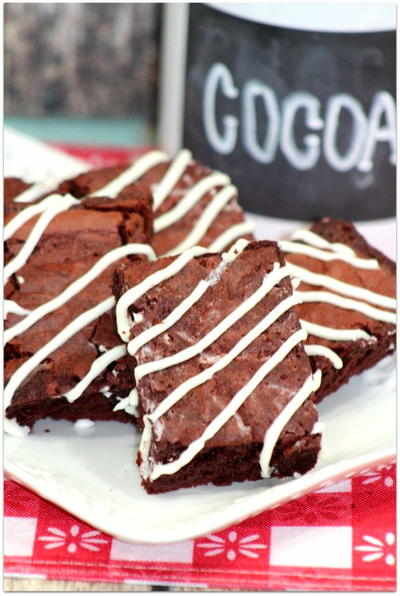 Red Velvet Brownies With Cream Cheese Drizzle Red Velvet Brownies With Cream Cheese Drizzle