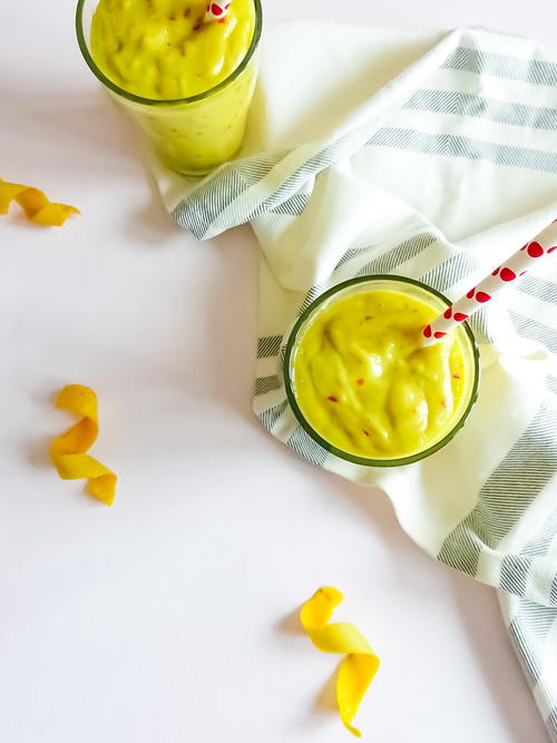 Easy 3 Ingredient Mango Smoothie Easy 3 Ingredient Mango Smoothie