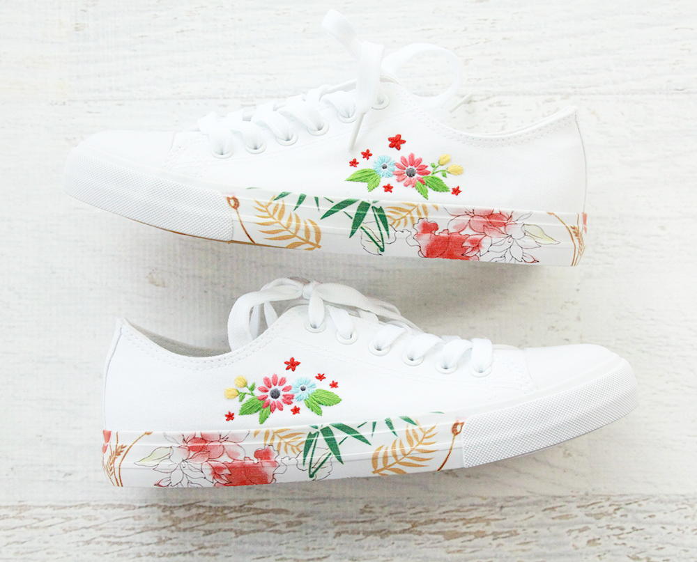 Floral Embroidered Canvas Shoes 4222