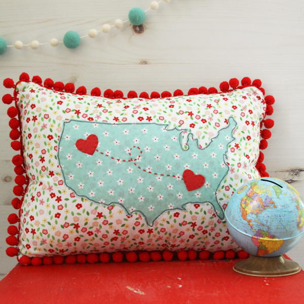 DIY Pillow with USA Map DIY Pillow with USA Map
