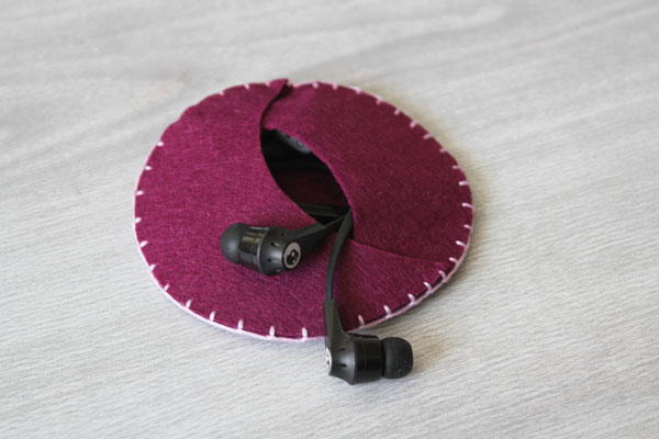 Felt Earbud Case DIY Felt Earbud Case DIY