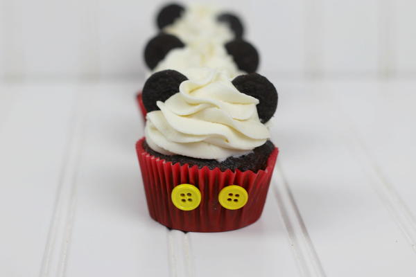 About Us Destinations Vlogs Blog Tips Join Our Team Schedule A Consultation Get A Quote Easy Mickey Mouse Hot Cocoa Cupcakes With Marshmallow Buttercream Frosting About Us Destinations Vlogs Blog / Tips Join Our Team Schedule A Consultation Get A Quote Easy Mickey Mouse Hot Cocoa Cupcakes With Marshmallow Buttercream Frosting