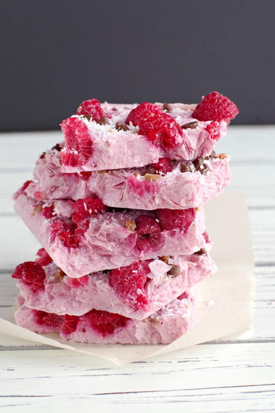 Raspberry Bliss Frozen Yogurt Bark Raspberry Bliss Frozen Yogurt Bark