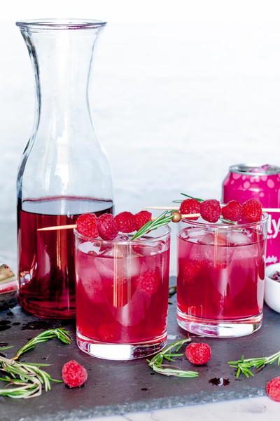 Sparkling Raspberry Vodka Cocktail Sparkling Raspberry Vodka Cocktail