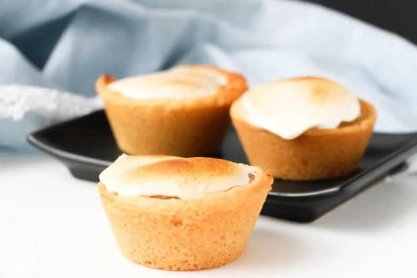 Easy Mini Lemon Meringue Pie Cookie Cups Easy Mini Lemon Meringue Pie Cookie Cups