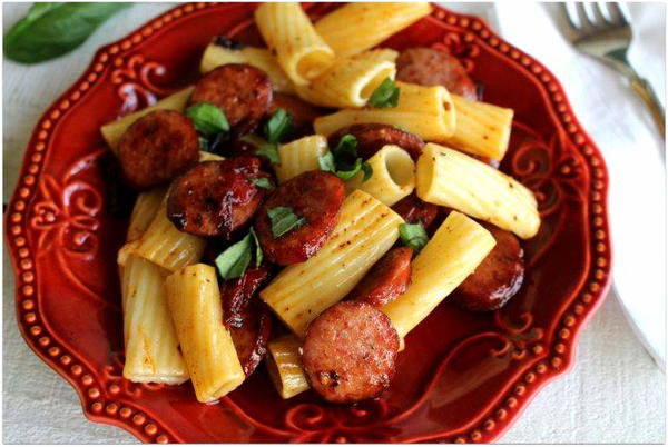 Italian Rigatoni With Smoked Sausage And Sundried Tomatoes Italian Rigatoni With Smoked Sausage And Sundried Tomatoes