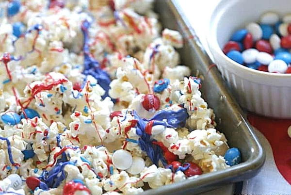 Patriotic White Chocolate Popcorn Patriotic White Chocolate Popcorn