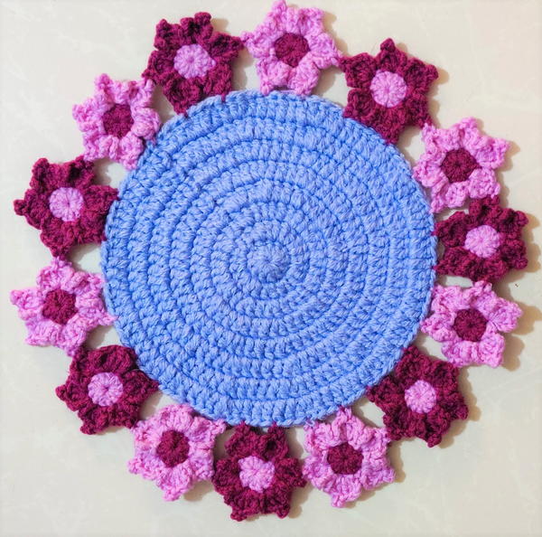 Flower Motif Edged Crochet Table Mat Flower Motif Edged Crochet Table Mat