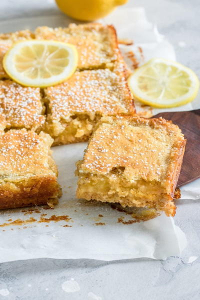 5-Ingredient Lemon Cake