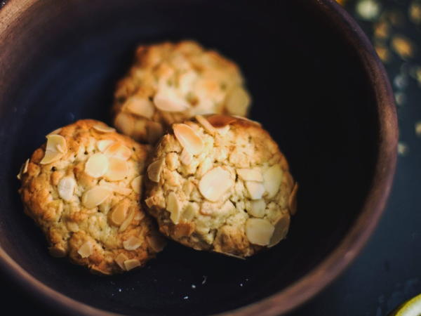 Easy Oatmeal Almond Cookies Easy Oatmeal Almond Cookies