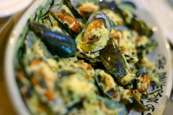Mussels With Cheese And Garlic Mussels With Cheese And Garlic