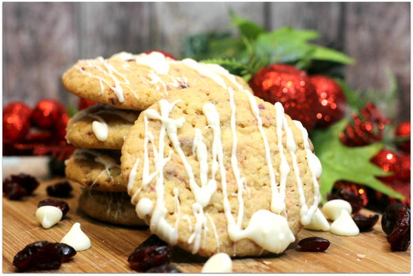 Cranberry Cookies With White Chocolate Drizzle Cranberry Cookies With White Chocolate Drizzle