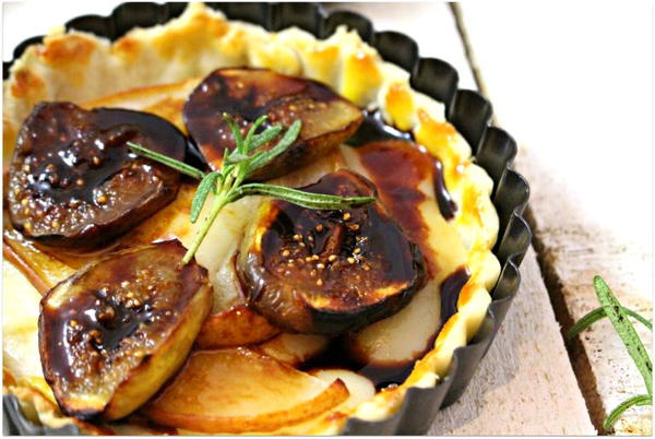 Decadent Pear Fig Gouda Tart Decadent Pear Fig Gouda Tart
