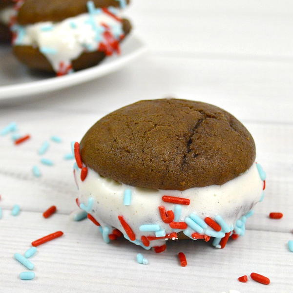 Easy Whoopie Pies With Ice Cream Easy Whoopie Pies With Ice Cream