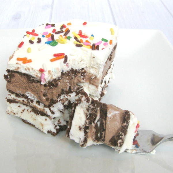 Easy Ice Cream Sandwich Cake Easy Ice Cream Sandwich Cake