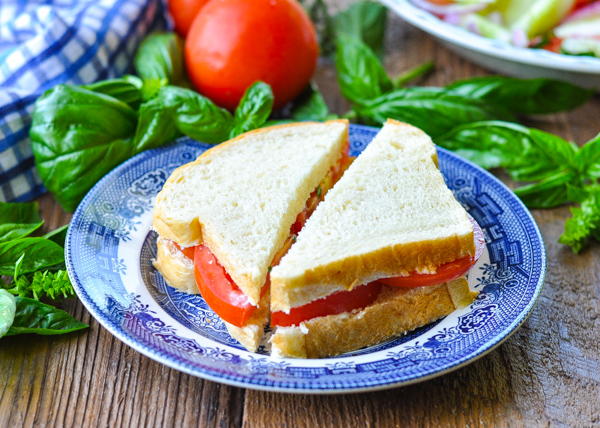 Southern Tomato Sandwich Southern Tomato Sandwich
