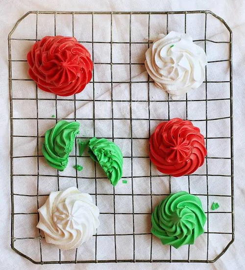 Meringue Christmas Cookies Meringue Christmas Cookies