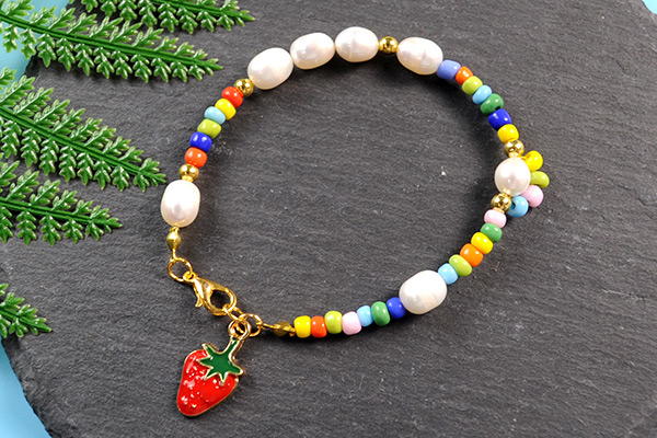 Beebeecraft Tutorials On How To Make Strawberry Clay Bracelet Beebeecraft Tutorials On How To Make Strawberry Clay Bracelet