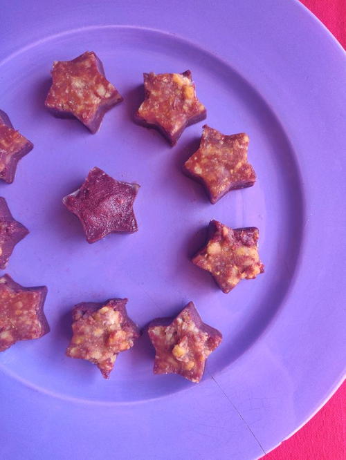 4-Ingredient Homemade Chocolate 4-Ingredient Homemade Chocolate