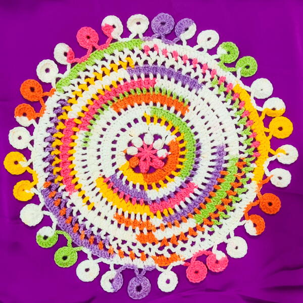 Cheerful Summer Crochet Doily With Circle Edging Cheerful Summer Crochet Doily With Circle Edging