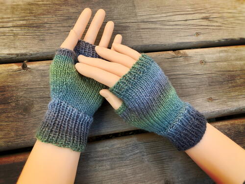 How To Knit Fingerless Gloves How To Knit Fingerless Gloves