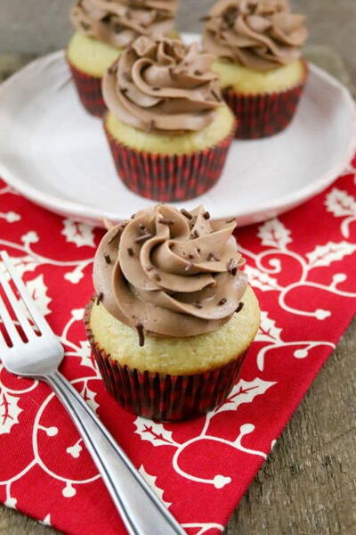 Eggnog Cupcakes With Rum Buttercream Frosting Eggnog Cupcakes With Rum Buttercream Frosting