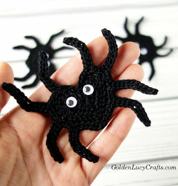 Crochet Heart-shaped Spider Crochet Heart-shaped Spider