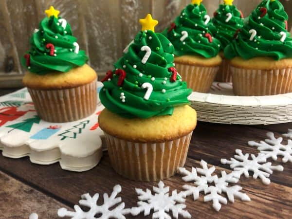 Easy Christmas Tree Cupcakes Easy Christmas Tree Cupcakes