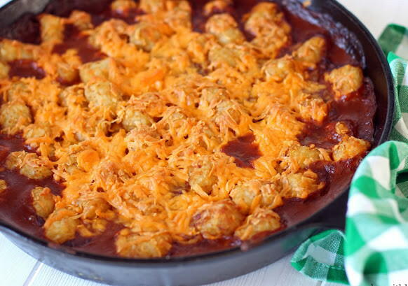3-Ingredient Chili Tater Tot Casserole 3-Ingredient Chili Tater Tot Casserole