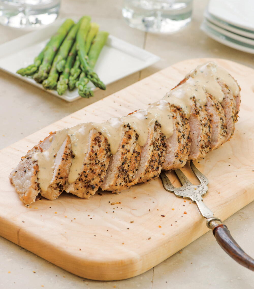 Pan Roasted Tenderloin / Sheet Pan Roasted Pork Tenderloin and Veggies : One pan roasted pork tenderloin with asparagus.