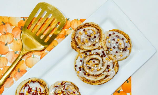 Autumn Inspired Mickey Cinnamon Rolls Autumn Inspired Mickey Cinnamon Rolls
