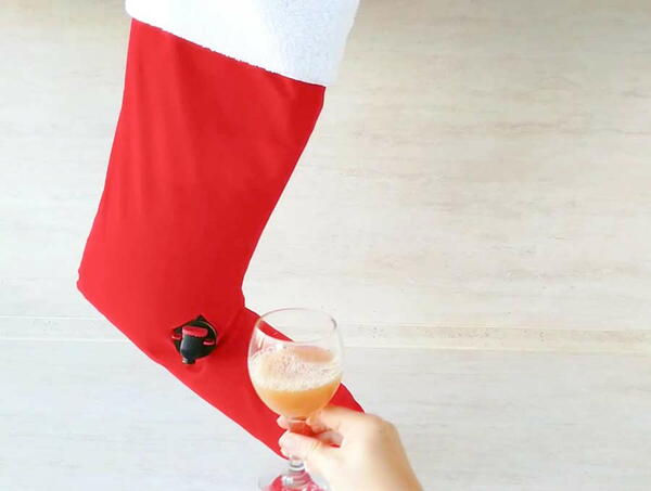 Diy Christmas Stocking Boxed Wine Dispenser Diy Christmas Stocking Boxed Wine Dispenser