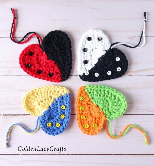 Two-colored Heart Crochet Pattern Two-colored Heart Crochet Pattern