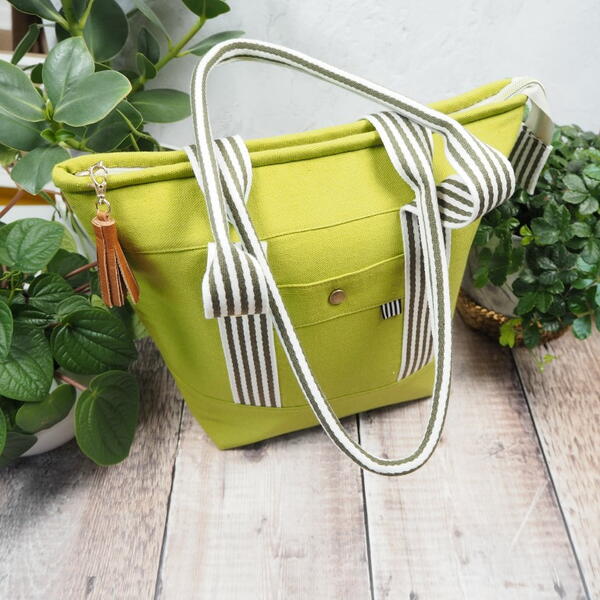 Easy Sewing Tricks- How-to Make Shaped Bag Straps Easy Sewing Tricks- How-to Make Shaped Bag Straps