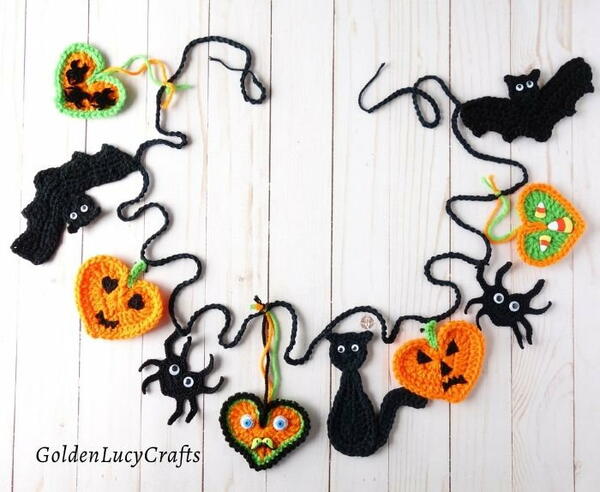 Crochet Halloween Bunting Crochet Halloween Bunting