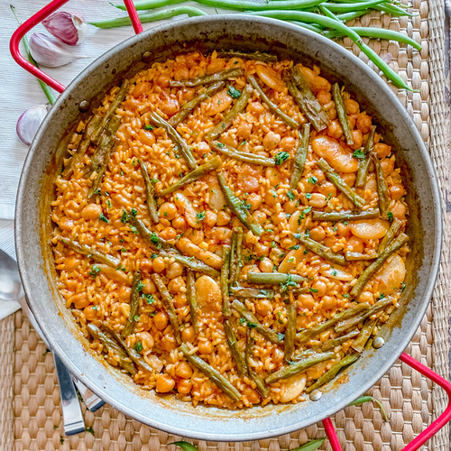 Delicious 3-bean Spanish Vegan Paella Delicious 3-bean Spanish Vegan Paella