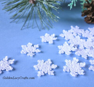Crochet Tiny Snowflake