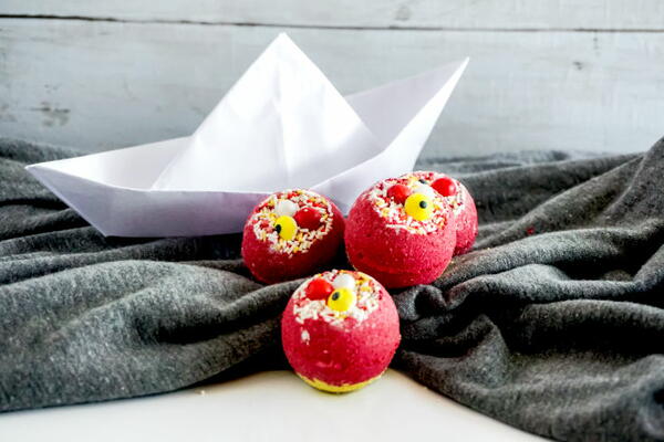 Pennywise Halloween Bath Bomb Diy Pennywise Halloween Bath Bomb Diy