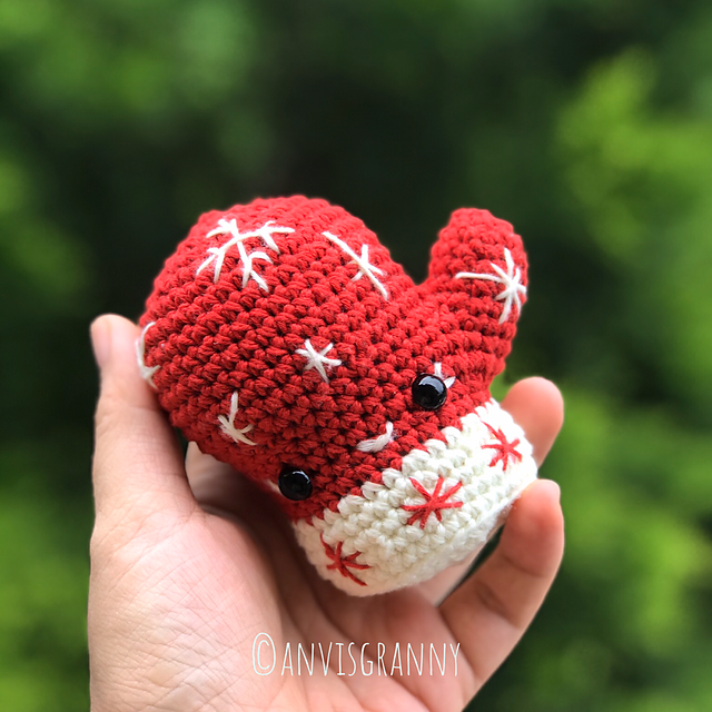 Cute Christmas Mitten Ornament Cute Christmas Mitten Ornament