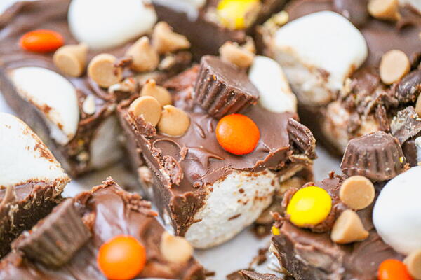 Heavenly Chocolate Peanut Butter Marshmallow Squares Heavenly Chocolate Peanut Butter Marshmallow Squares