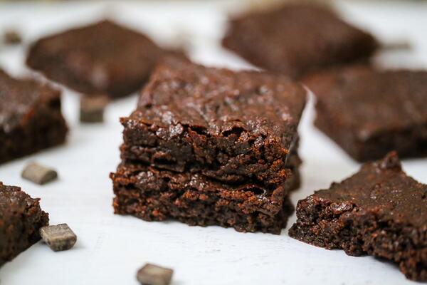 Super Easy Fudgy Vegan Brownies Super Easy Fudgy Vegan Brownies