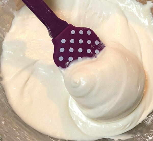 Amazing 5-minute Cream Cheese Frosting Amazing 5-minute Cream Cheese Frosting